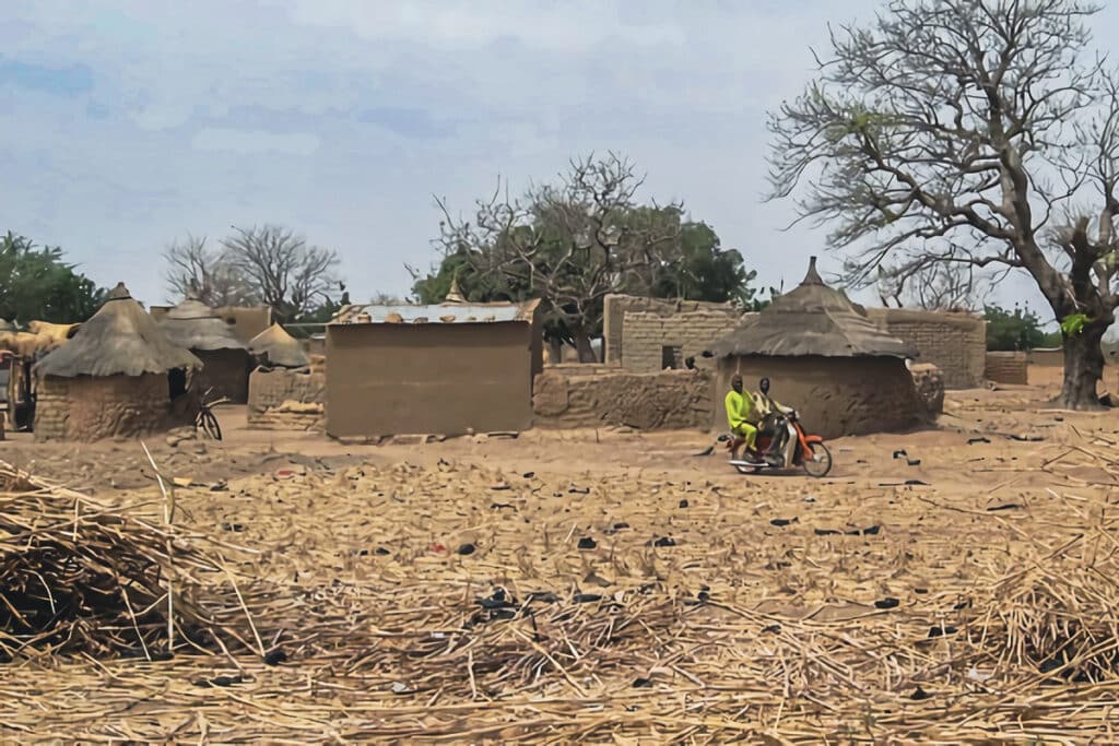 maisons dans village mossi