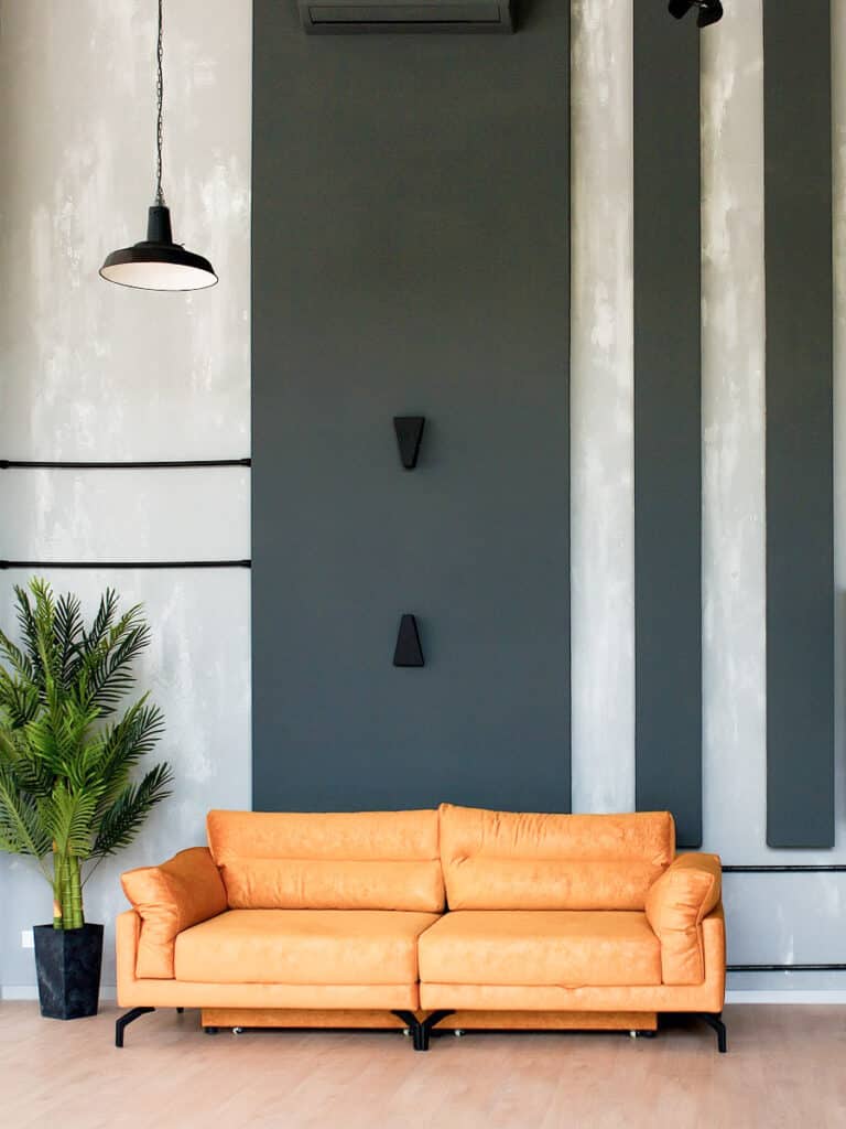 idées pour aménager petit appartement avec plafond fond dans un style contemporain