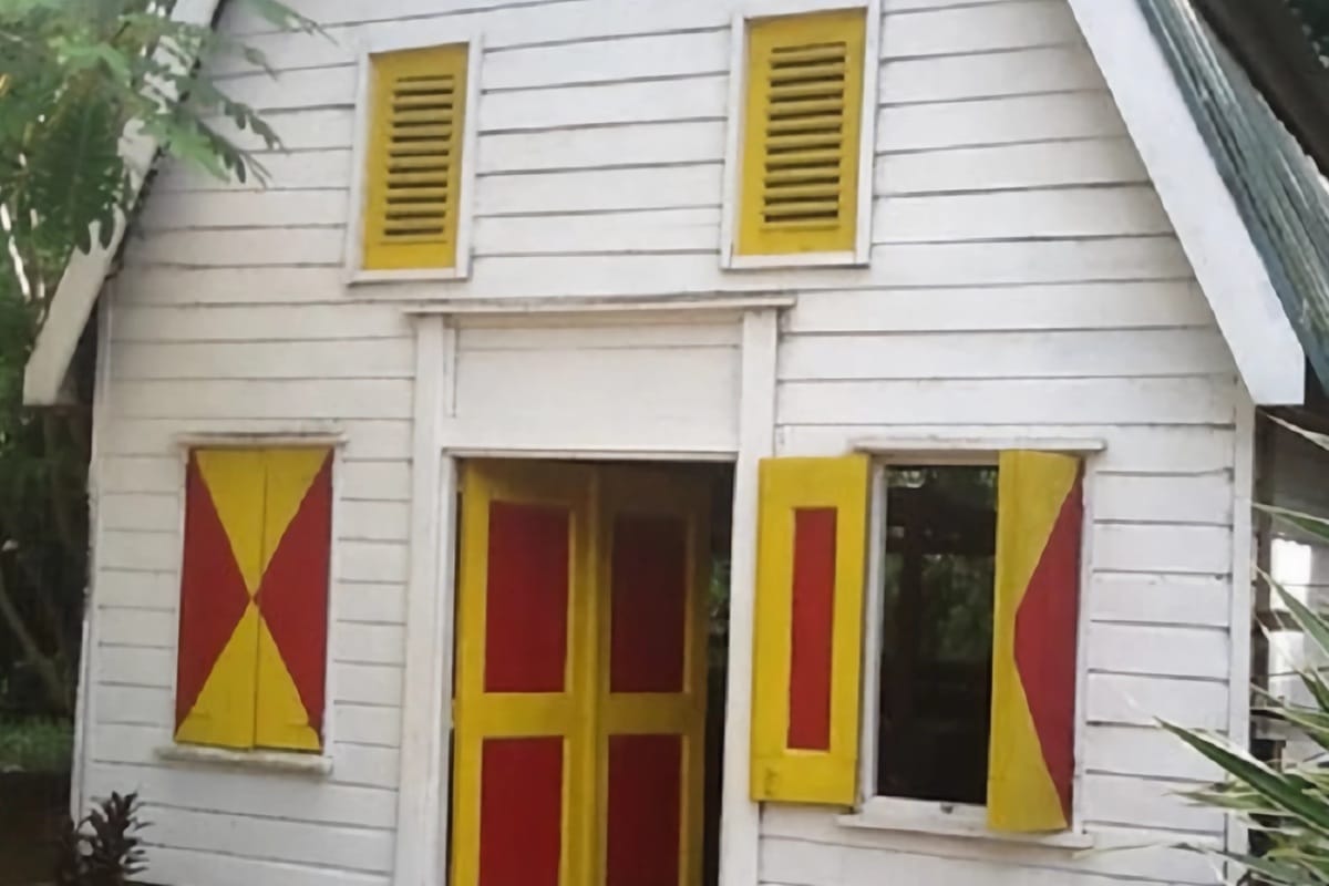 façade ancienne maison d'esclave au Suriname