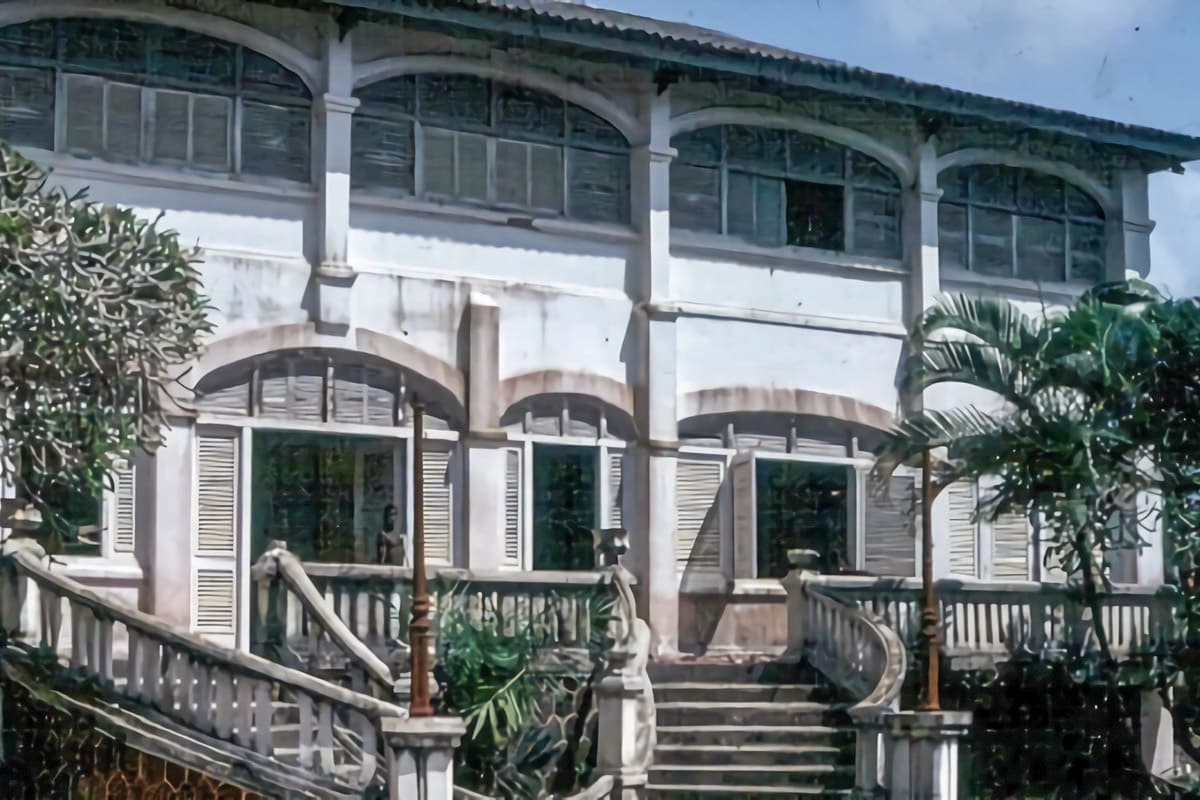 maison coloniale à Grand Bassam