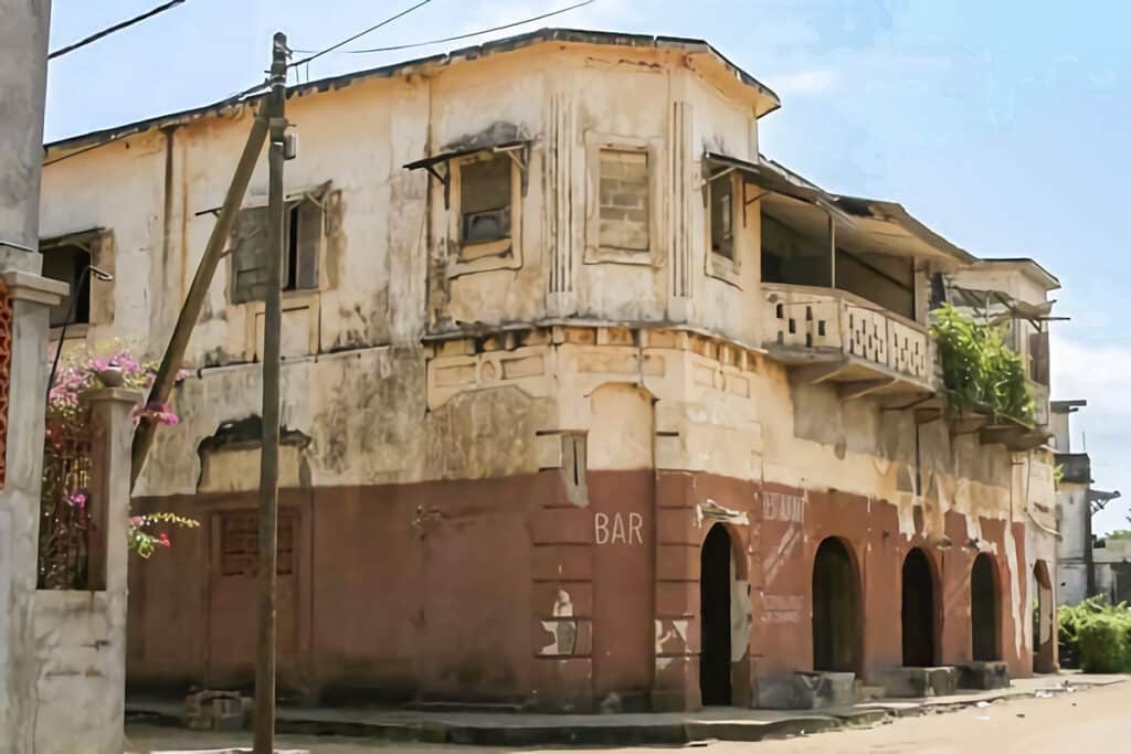 maison coloniale à Grand Bassam