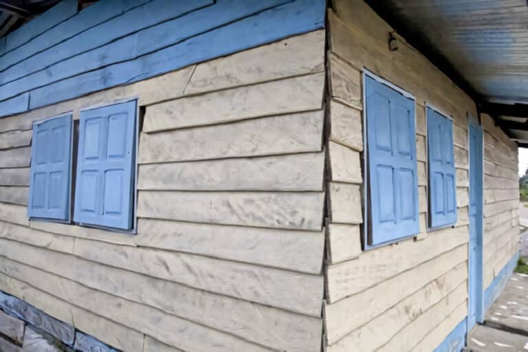maison en bois en Guinée Équatoriale