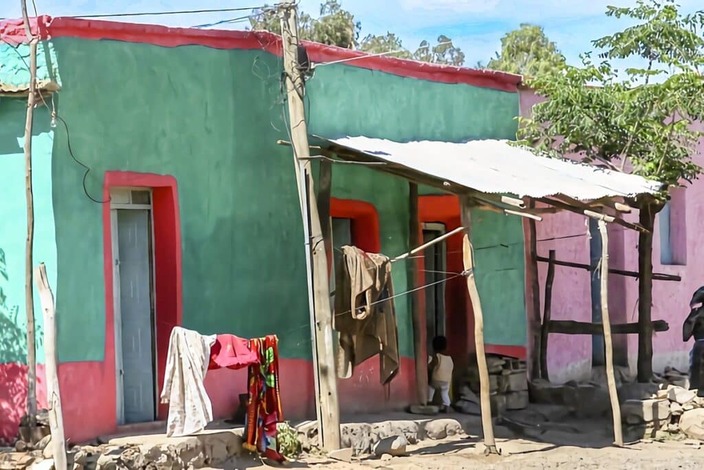 maison colorée à Aksoum