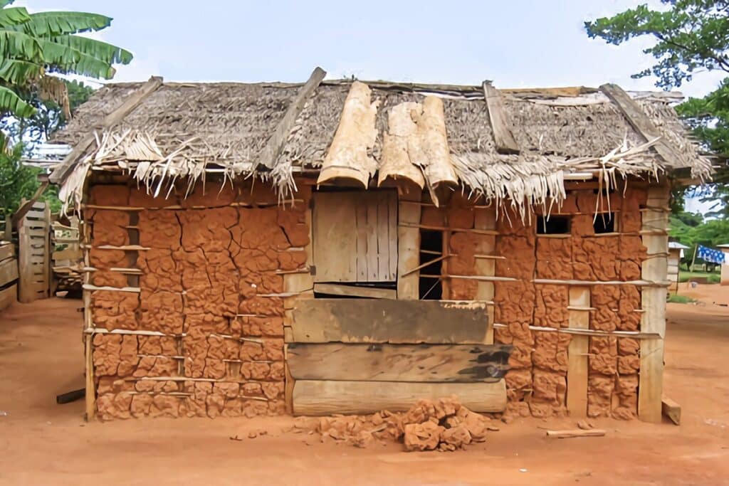 maison traditionnelle ghanéenne en clayonnage