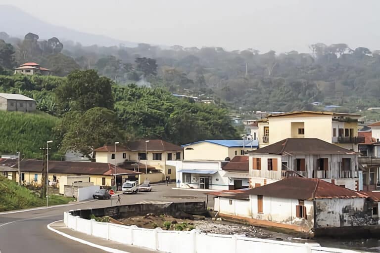 maisons sur l'île de Bioko