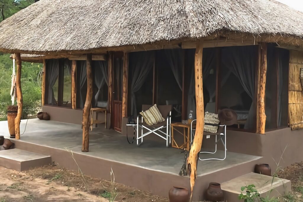 maison toit de chaume à malama