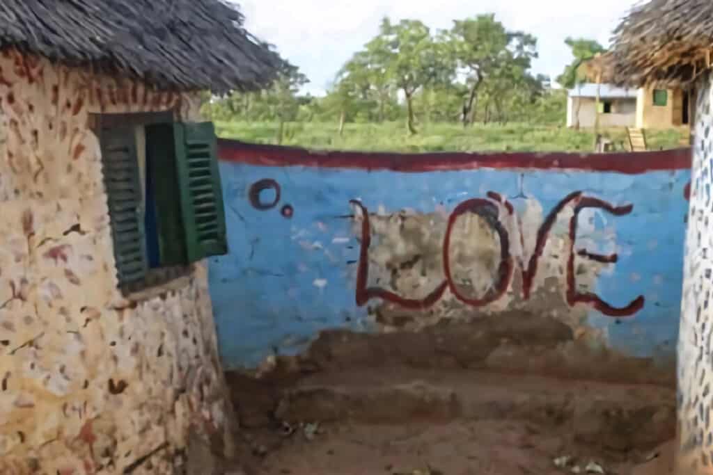 love peint sur un mur