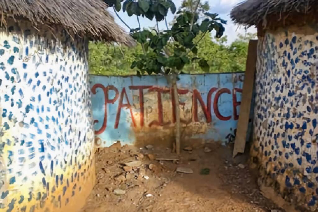 patience peint sur un mur