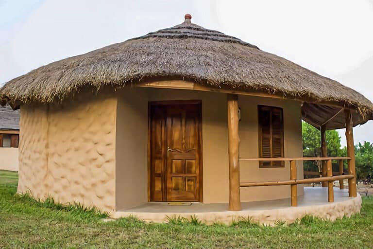 hutte du shama beach resort limited