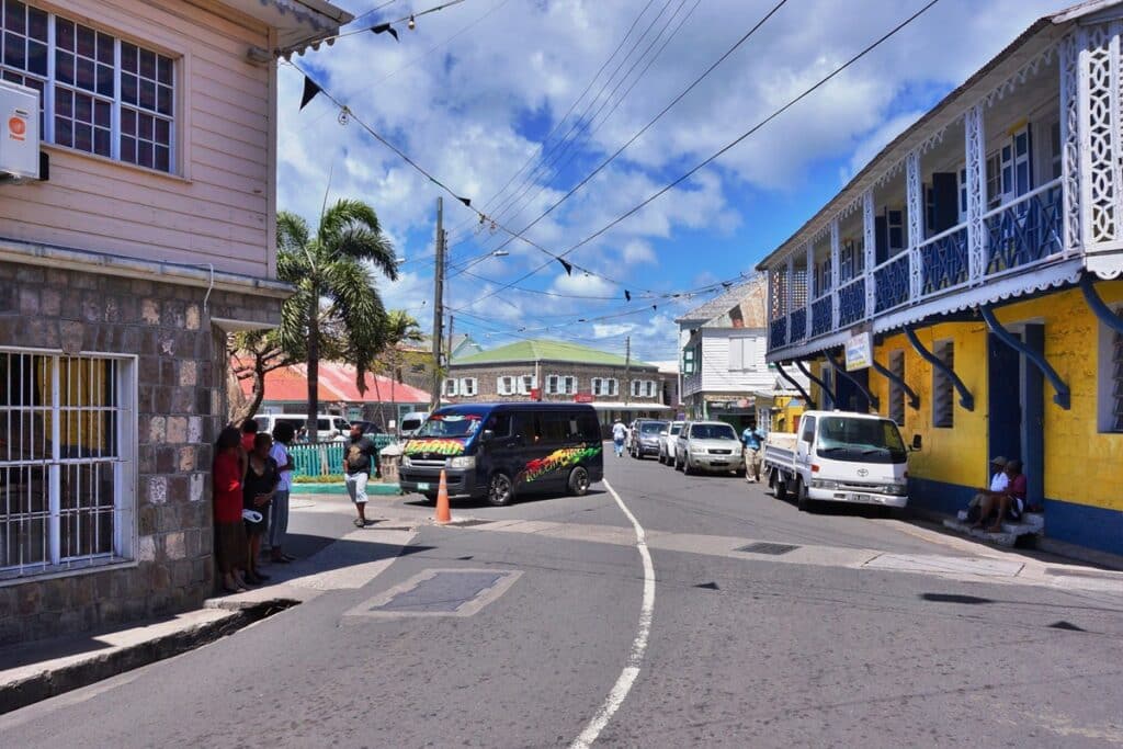 rue de Charlestown avec des maisons coloniales