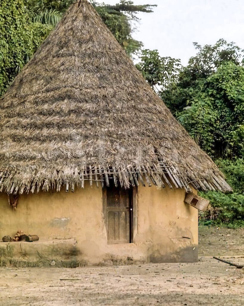 Hutte Kpelle traditionnelle