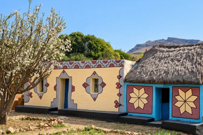 Maisons décorées Basotho au Lesotho