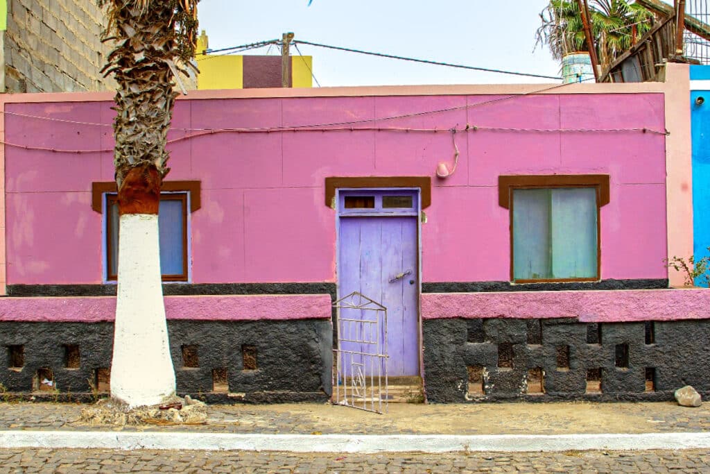 maison rose à Palmeira
