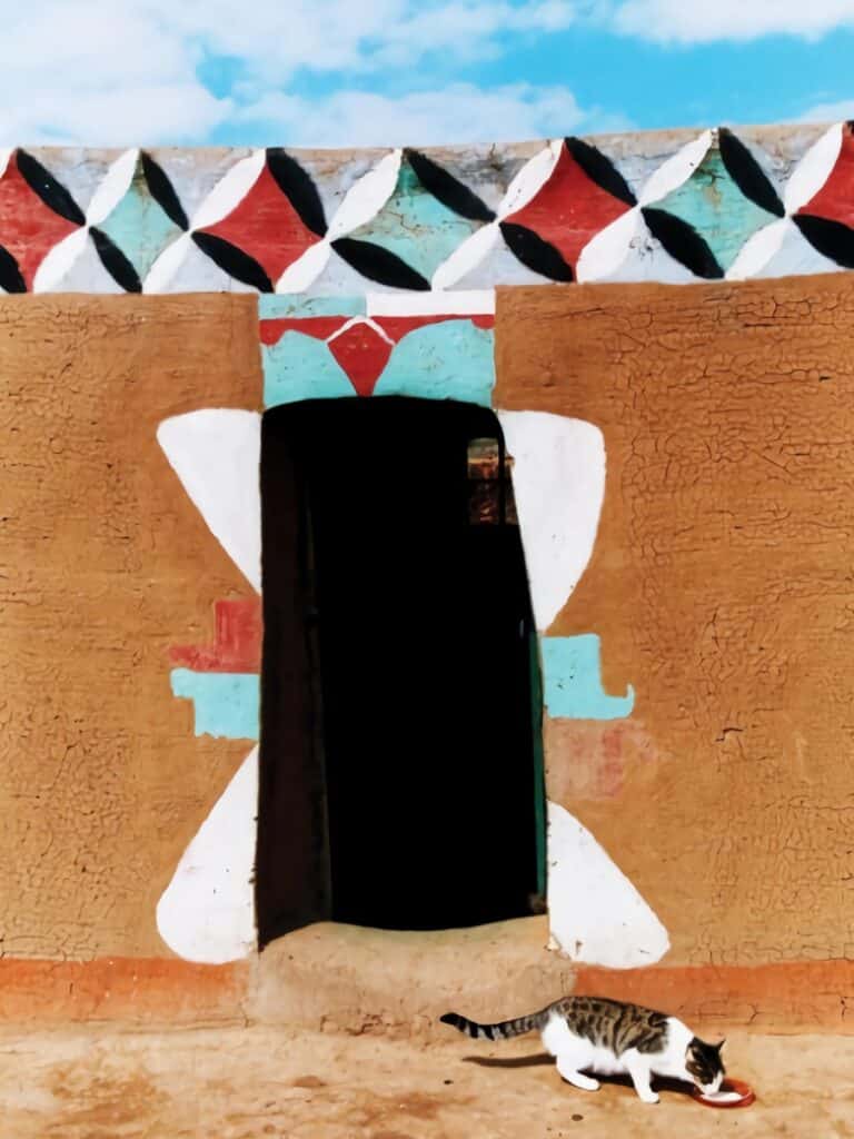 maison basotho colorée