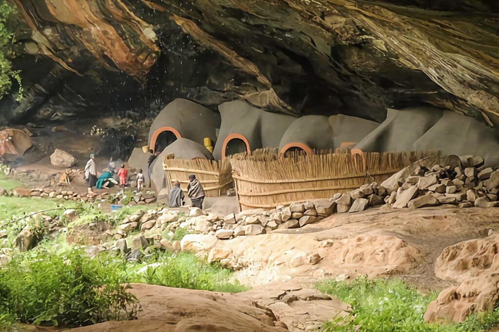 village troglodyte de Kome