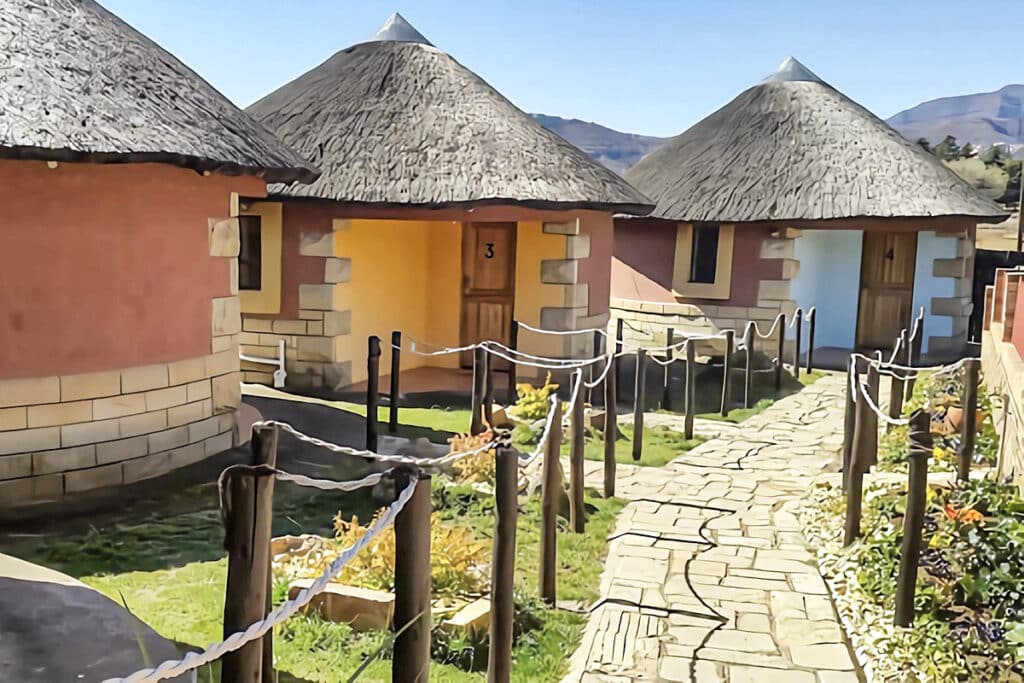 huttes colorées au Lesotho