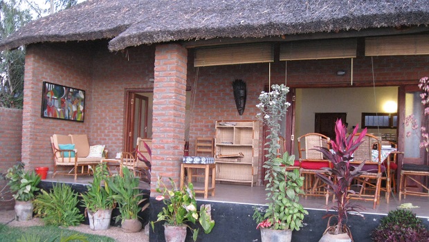 maison brique et chaume malawi