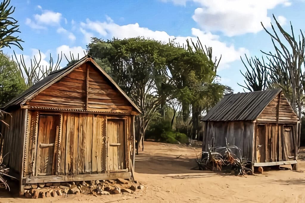 maisons en bois traditionnelles à Madagascar