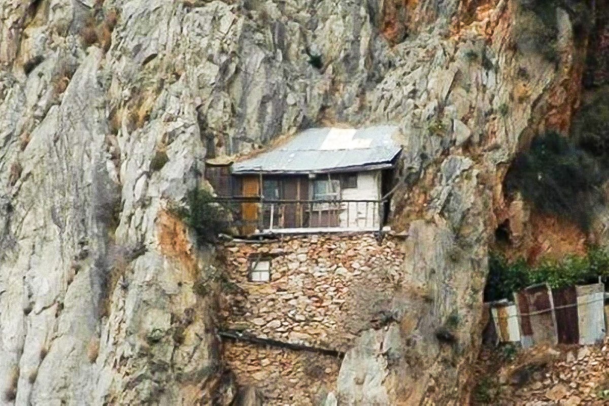 maison d'ermite à Karoulia