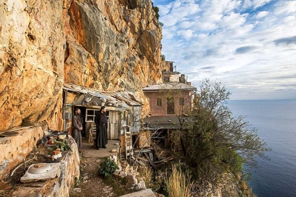 les maisons d'ermite de Karoulia