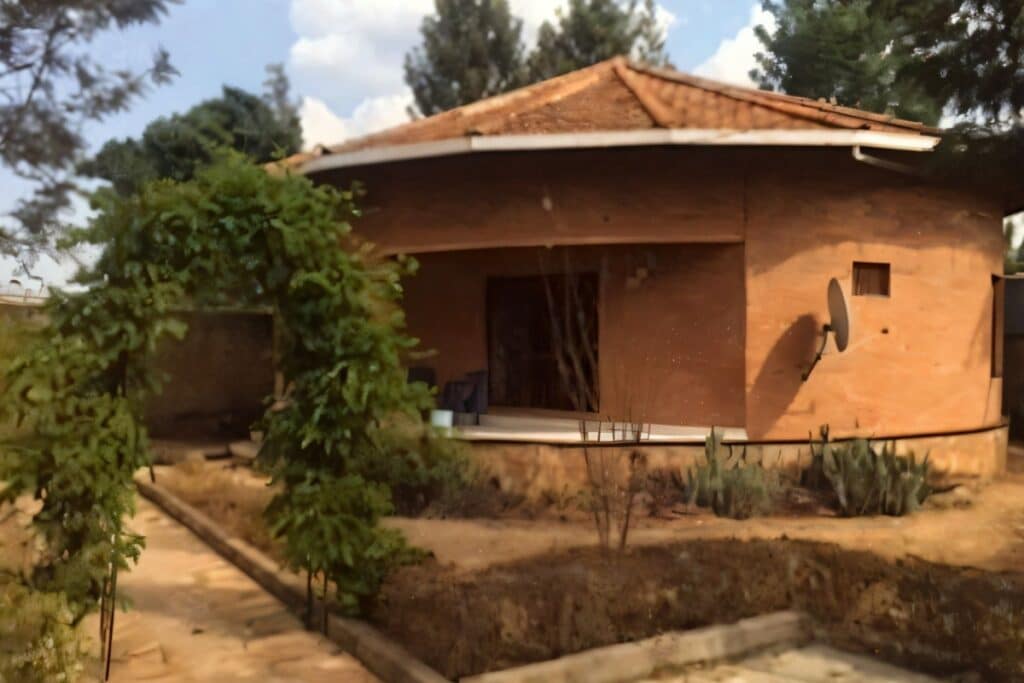 Rondavelle en briques à Kigali