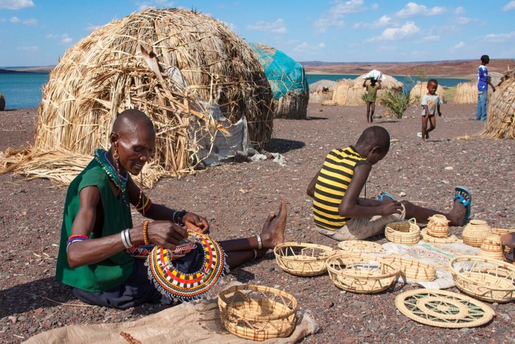 femme el molo artisanat tressage de panier