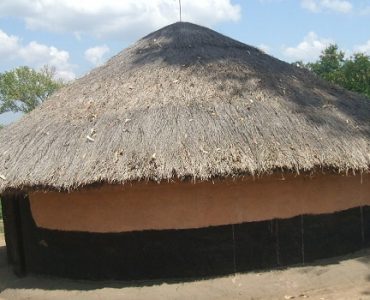 hutte acholi