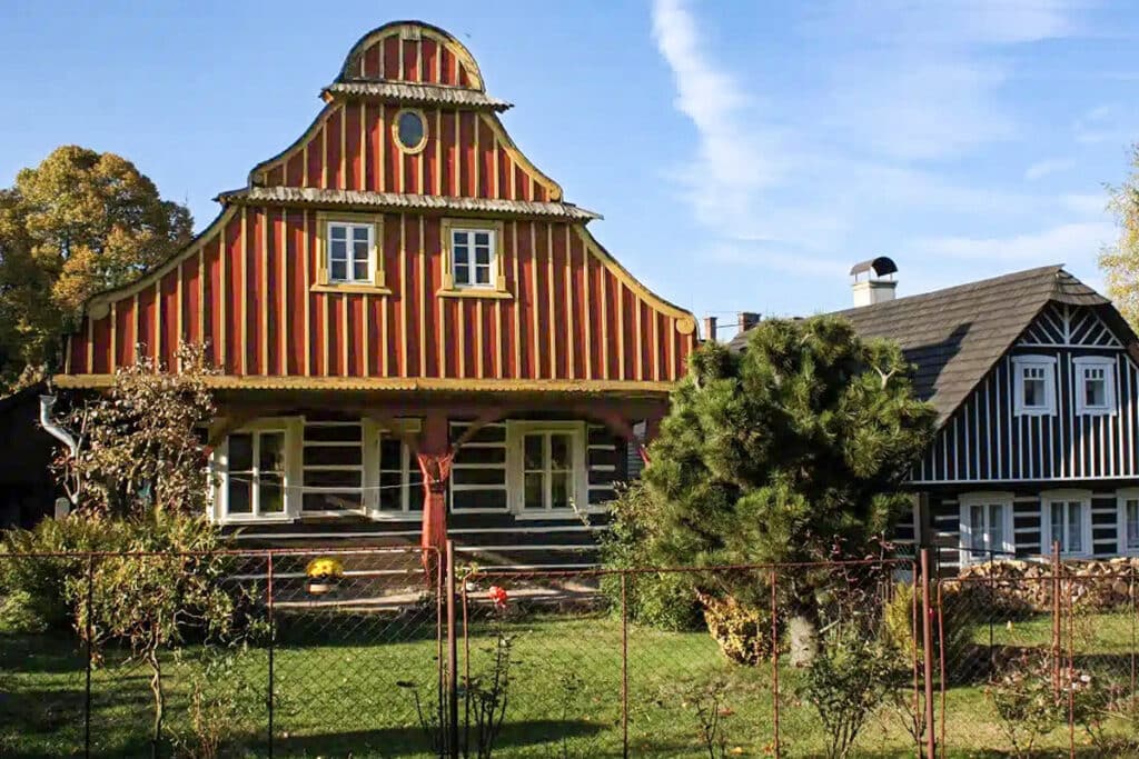 maison baroque en bois de la place Karlov
