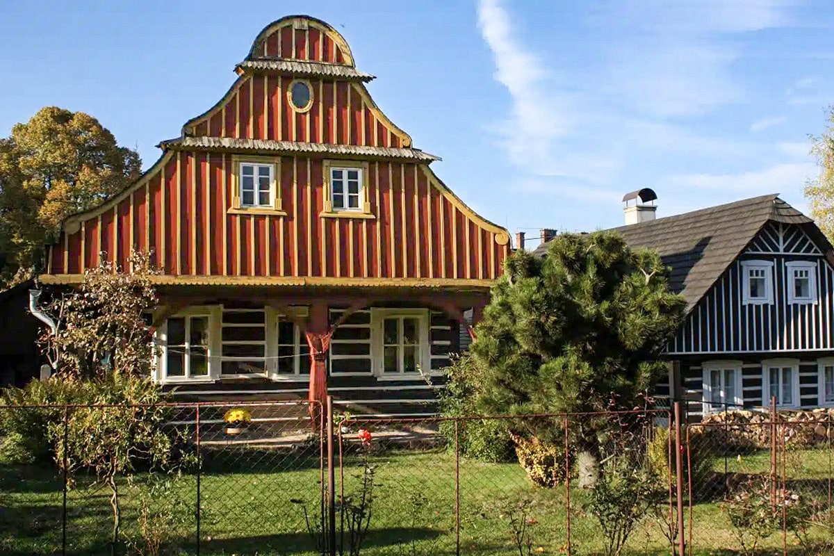 maison baroque en bois de la place Karlov
