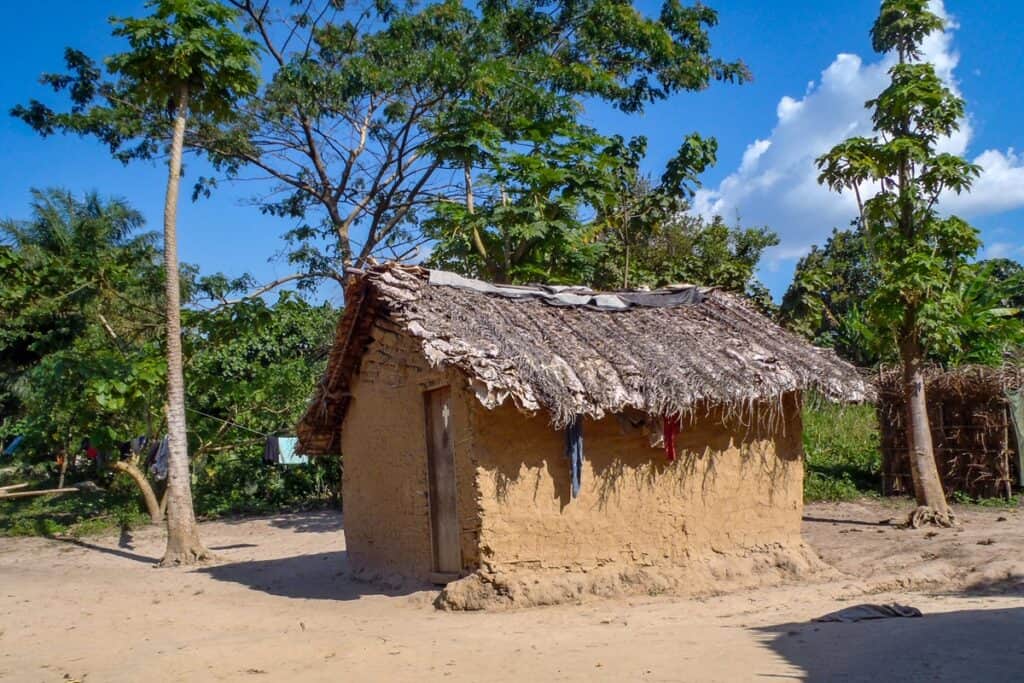 petite maison traditionnelle au Congo