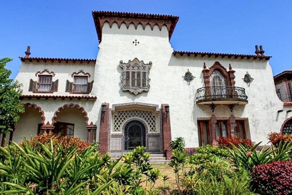Un manoir de style portugais de l'ère coloniale à Maputo