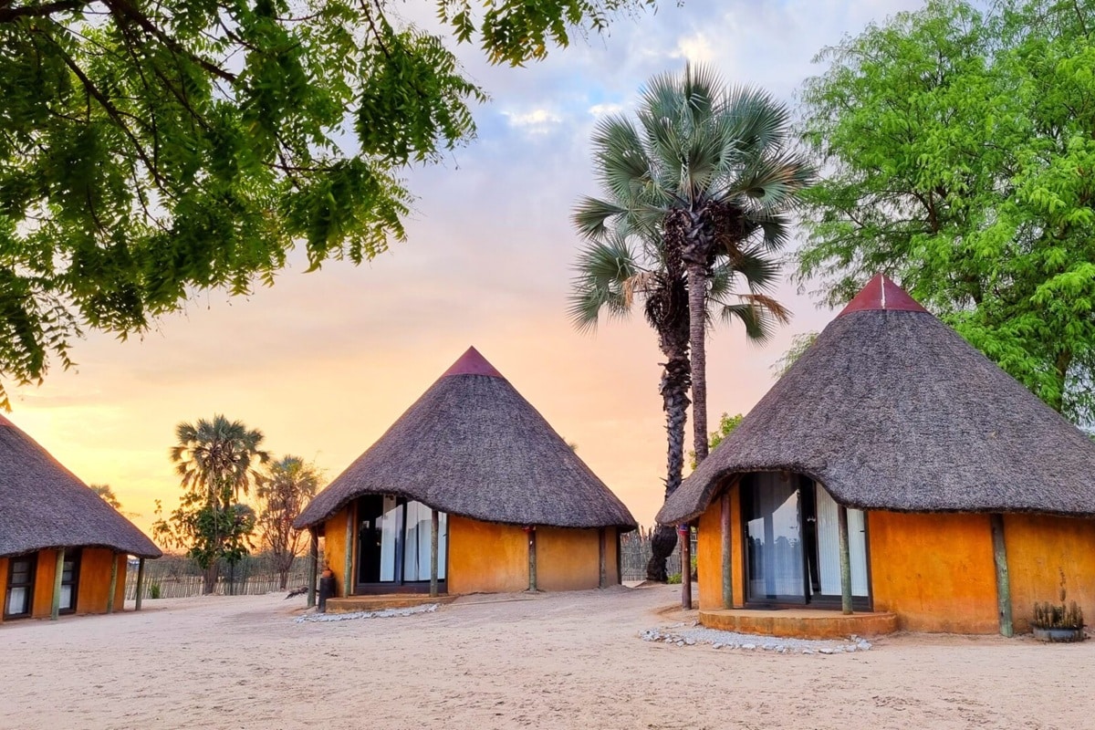 huttes colorées en Namibie
