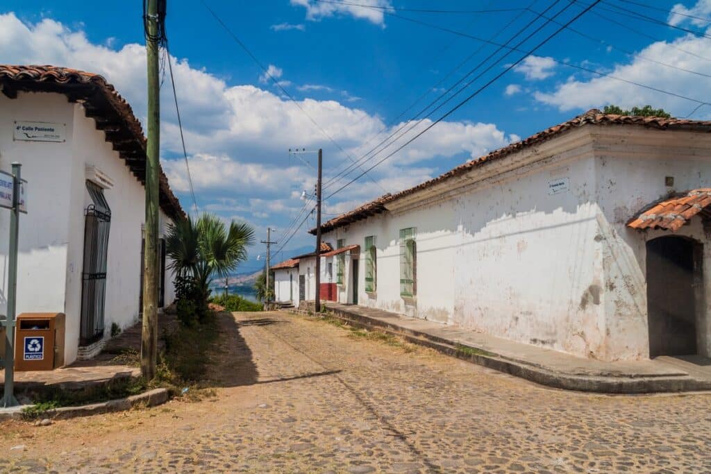 rue de Suchitoto