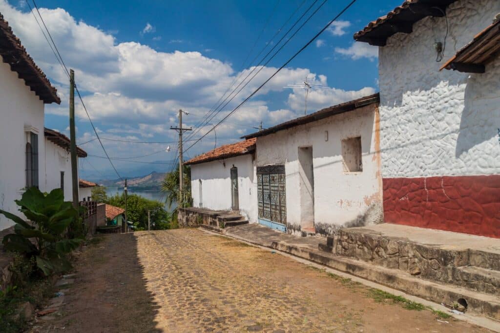 rue de Suchitoto