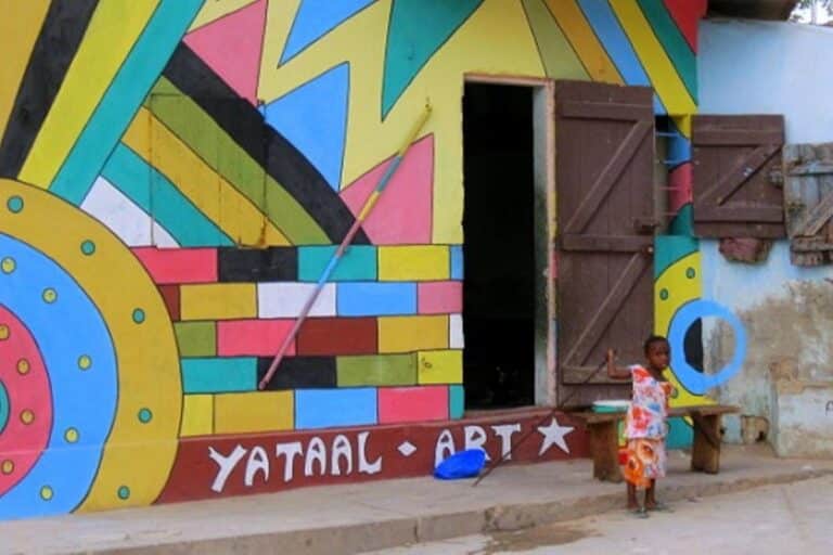 maison peinte fresque Damels Dakar