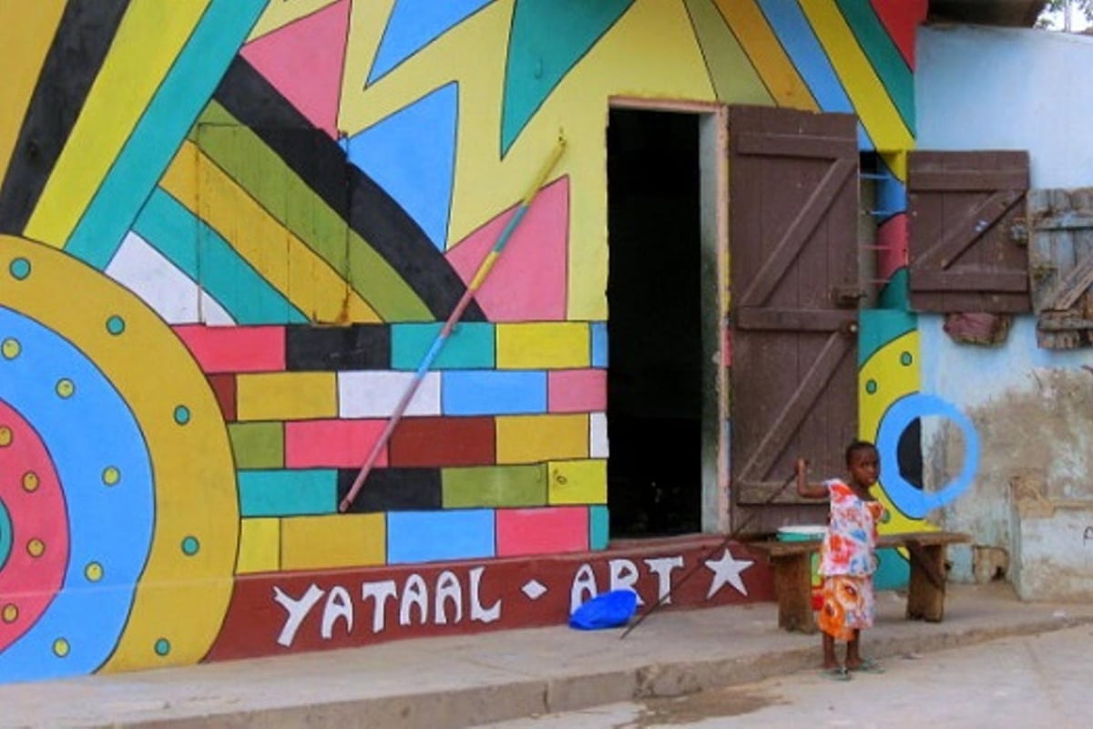 maison peinte fresque Damels Dakar