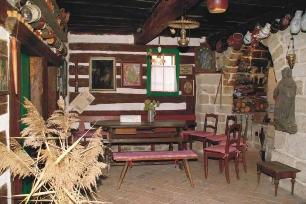 intérieur ferme tchèque traditionnelle