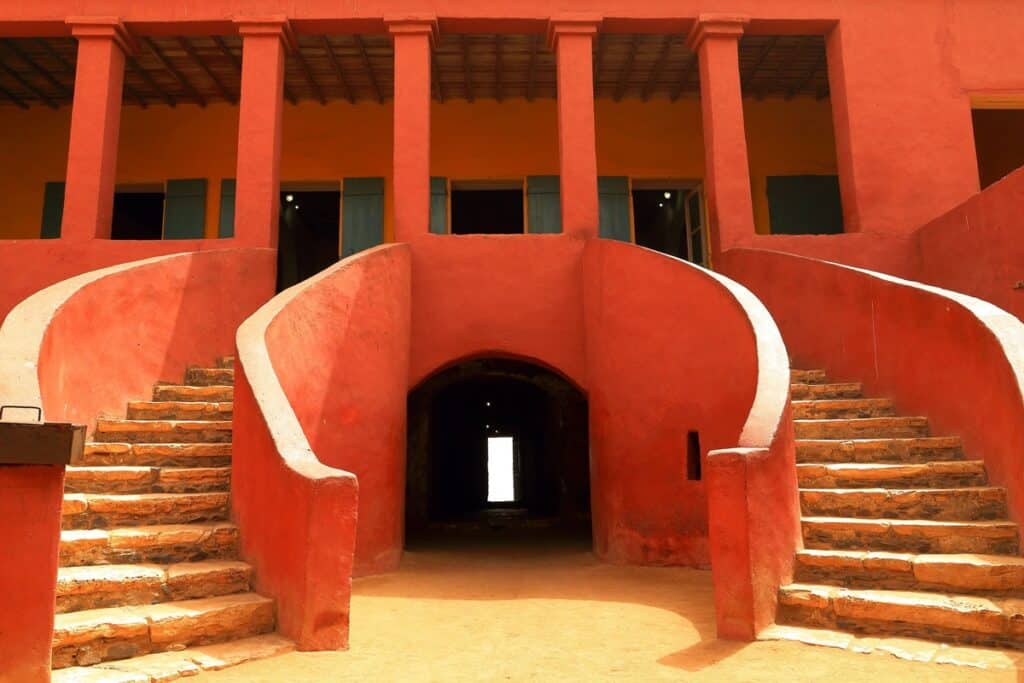 entrée de la maison des esclaves à Gorée