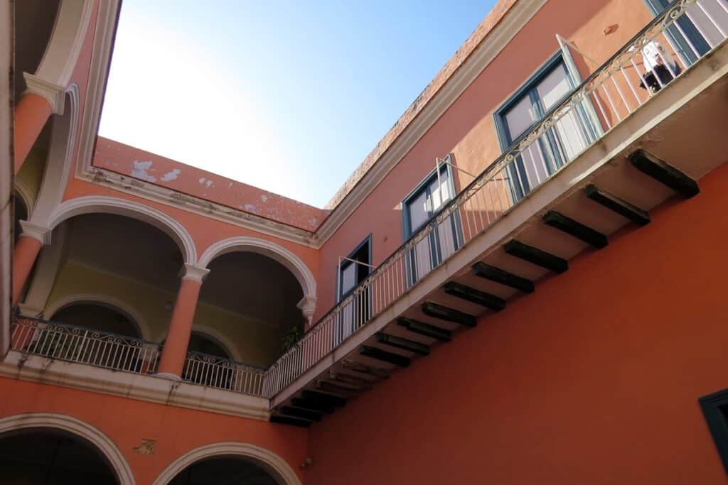 cour intérieure d'une maison coloniale à La Havane