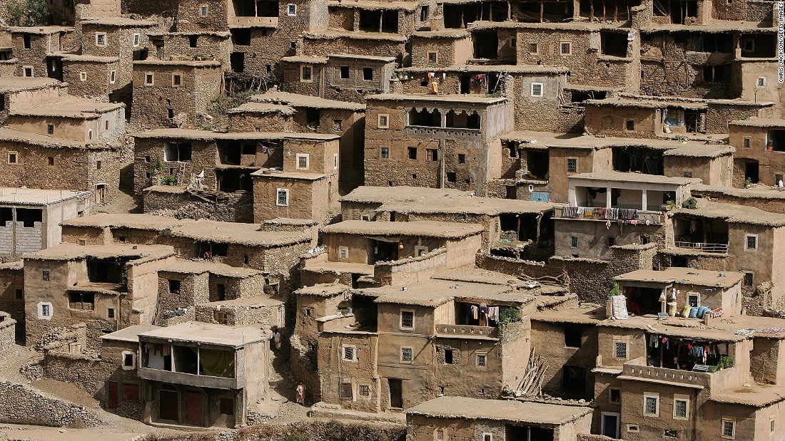 Image result for maisons en terre sur pilotis au maroc