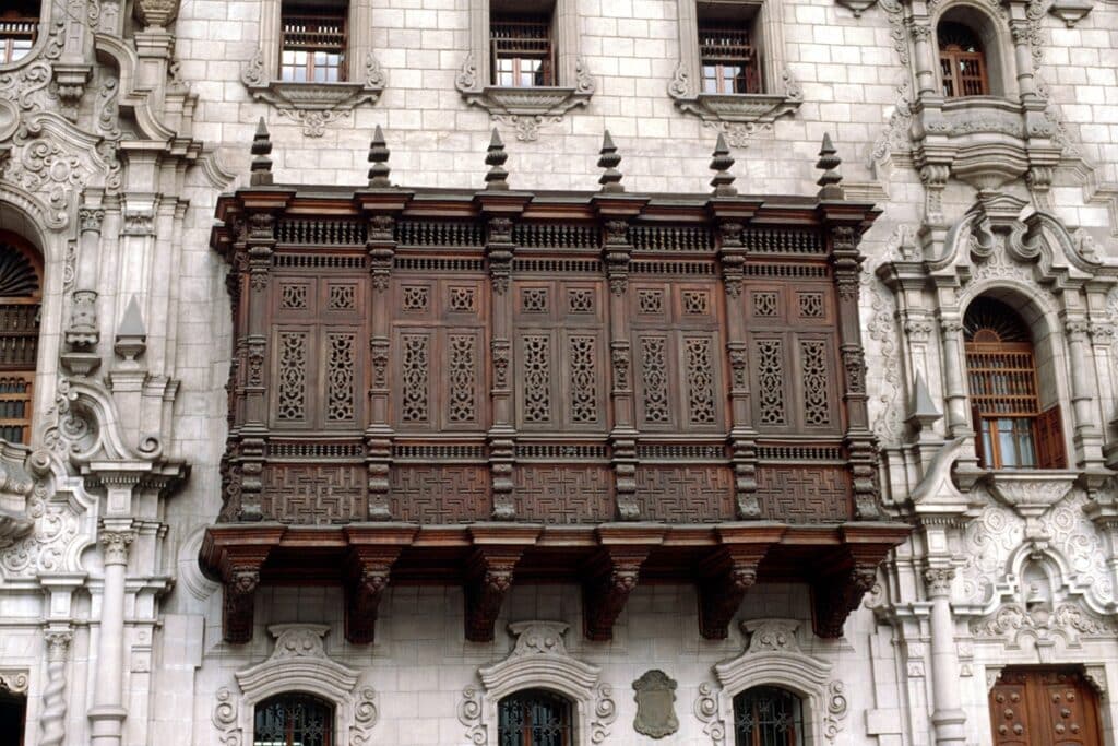 balcon historique à Lima