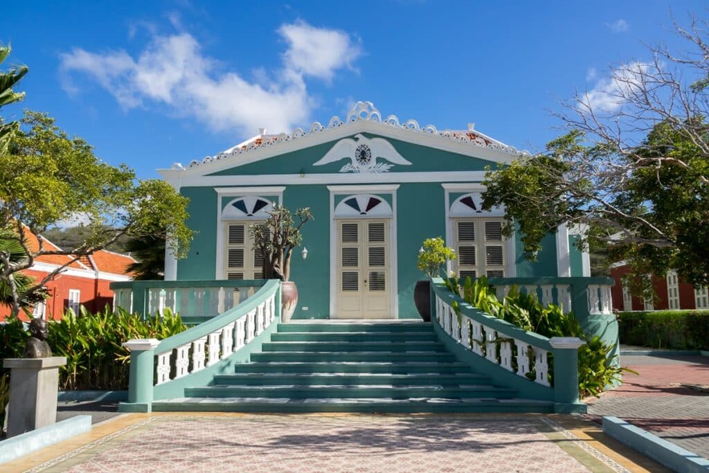 beau bâtiment à Scharloo