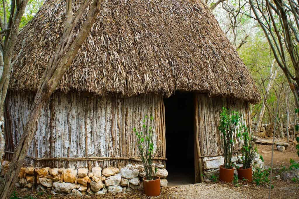 maison traditionnelle maya