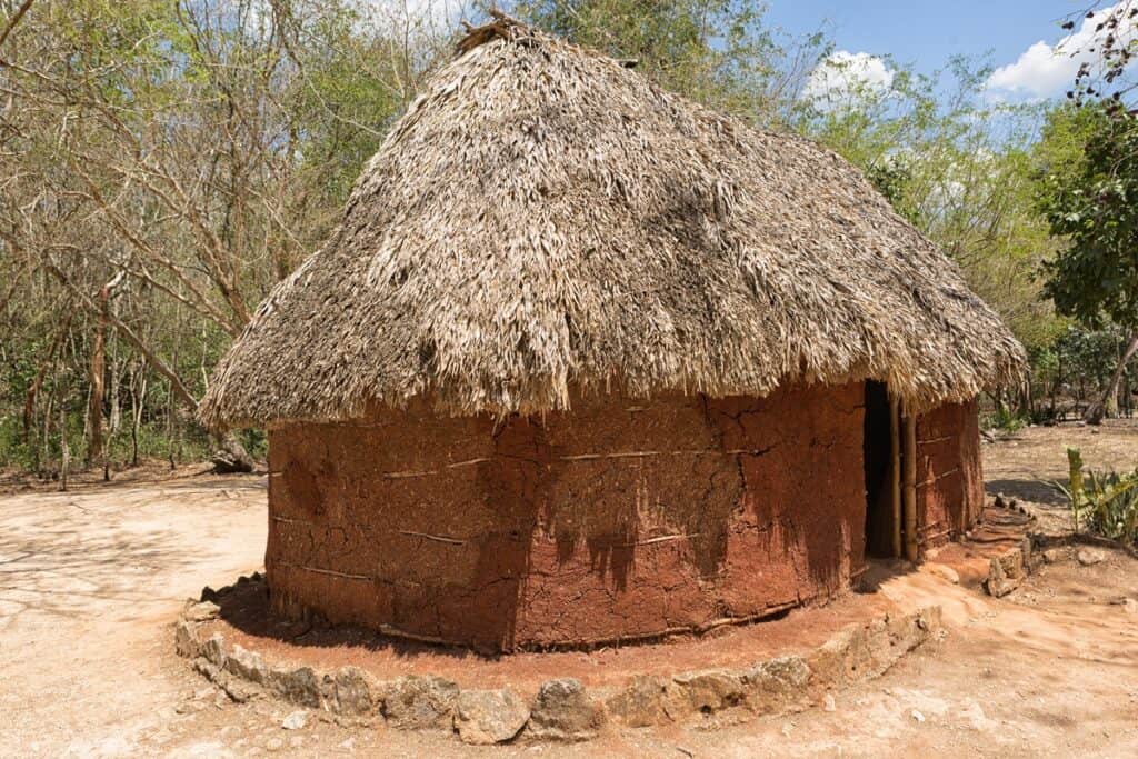 maison maya traditionnelle