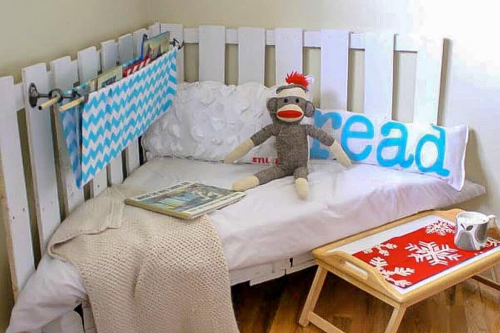 banquette d'angle enfant en palette