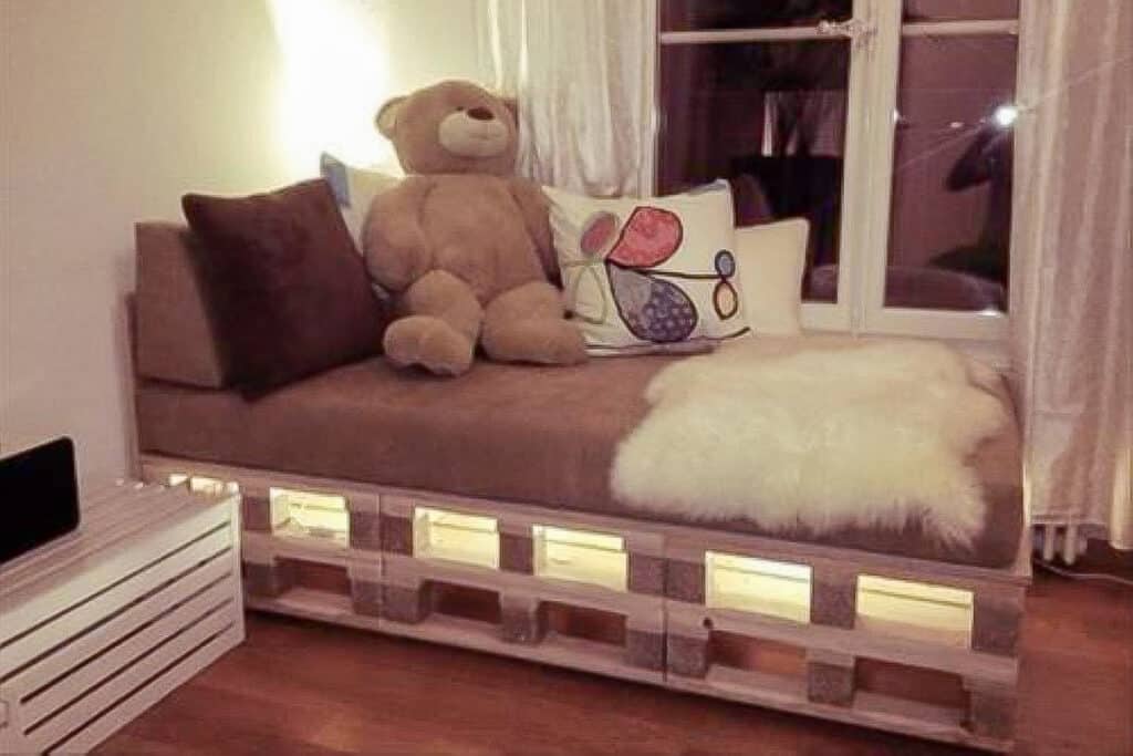 lit enfant en palette