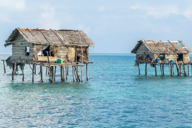 maisons sur pilotis bajau