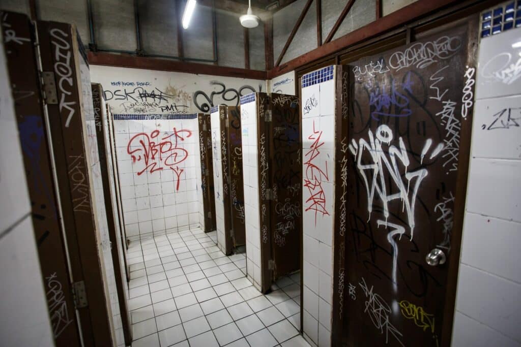 intérieur bâtiment abandonné de Bangkok