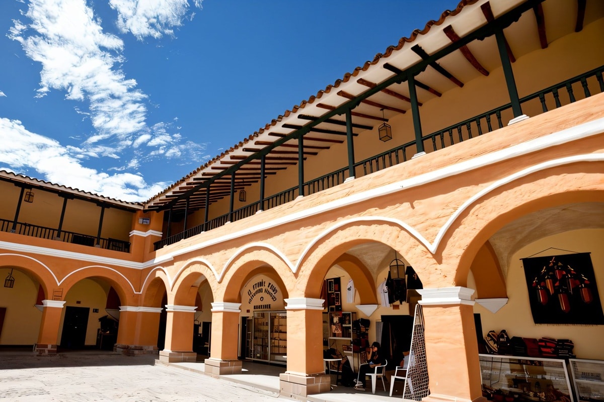 maison coloniale au pérou