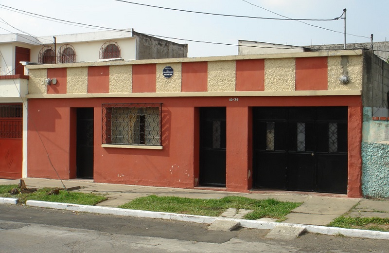 maison adobe guatemala